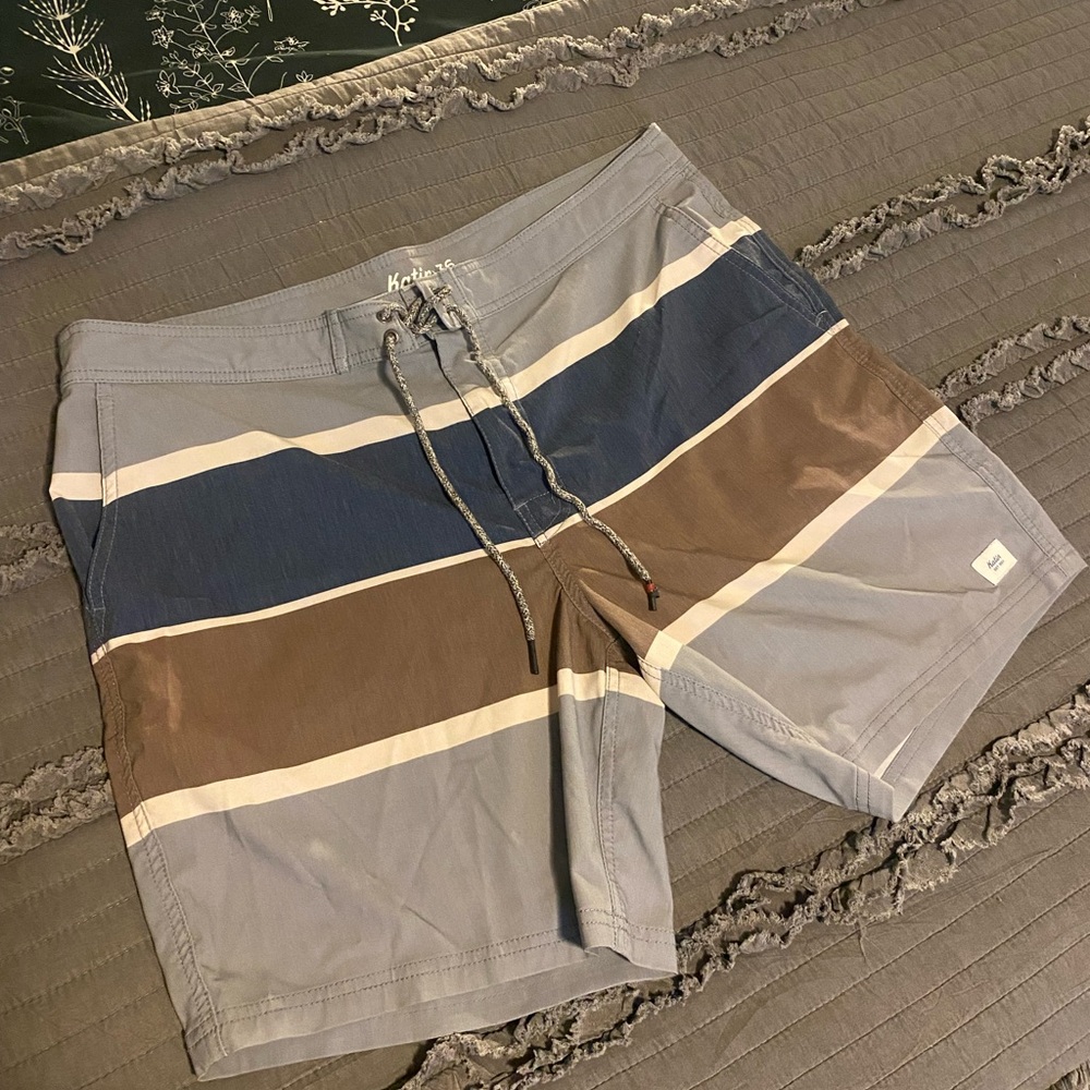 Katin board shorts size 36